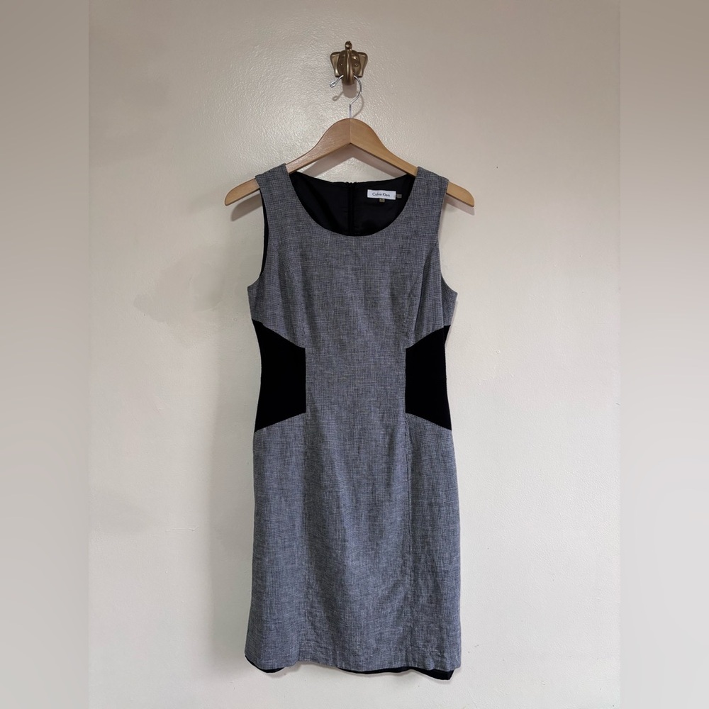 Calvin Klein Sleeveless Sheath Dress with Black Side Panels size‎ 6